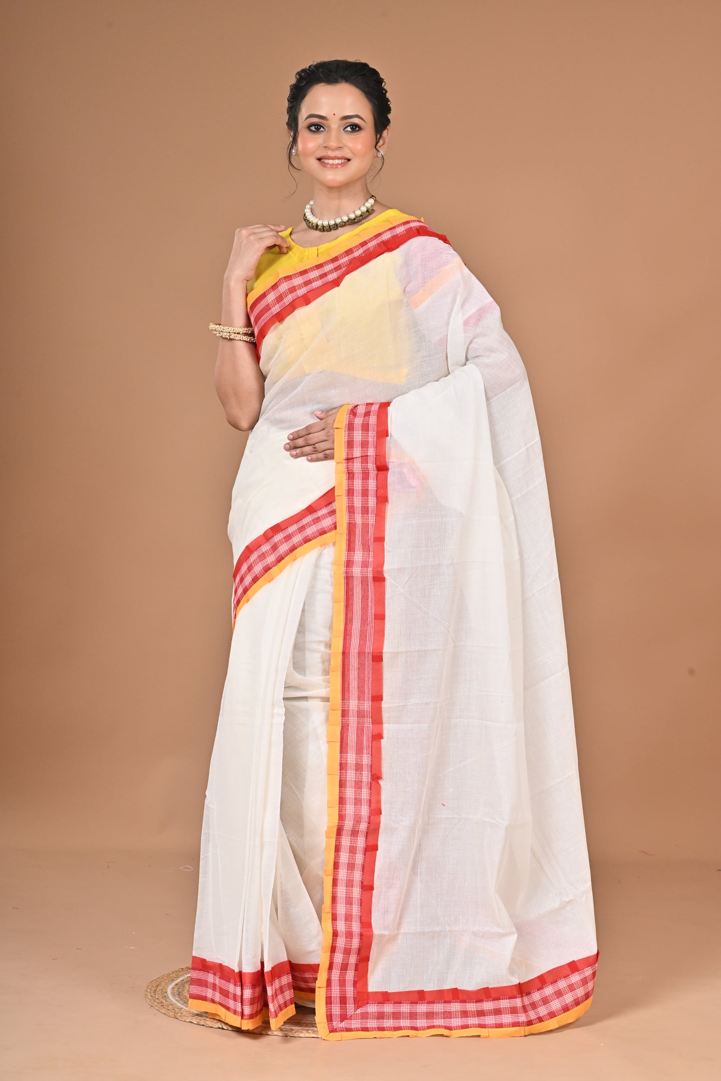 Gaihalud Spacial Gamcha Hand Working Saree With Ready Free Size Blouse ( White )
