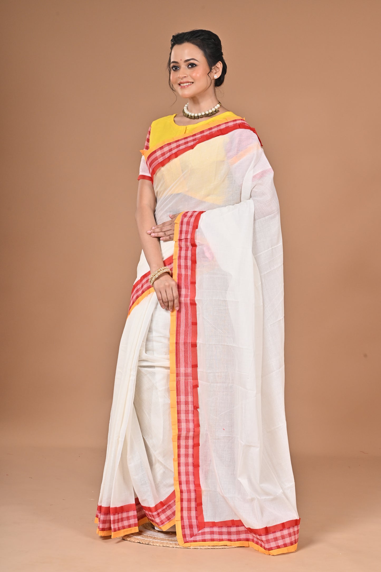 Gaihalud Spacial Gamcha Hand Working Saree With Ready Free Size Blouse ( White )