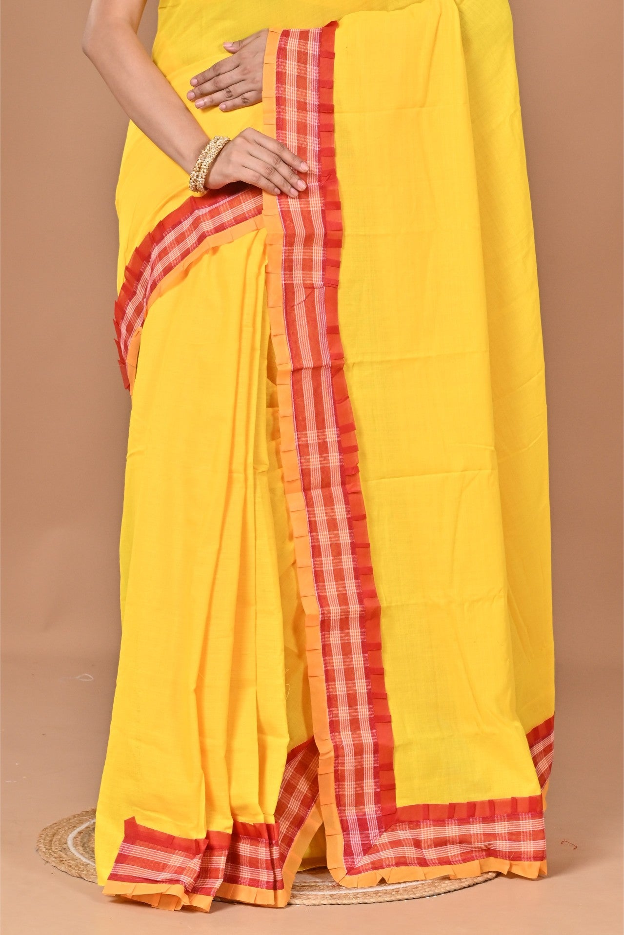Gaihalud Spacial Gamcha Hand Working Saree With Ready Free Size Blouse ( Yellow )