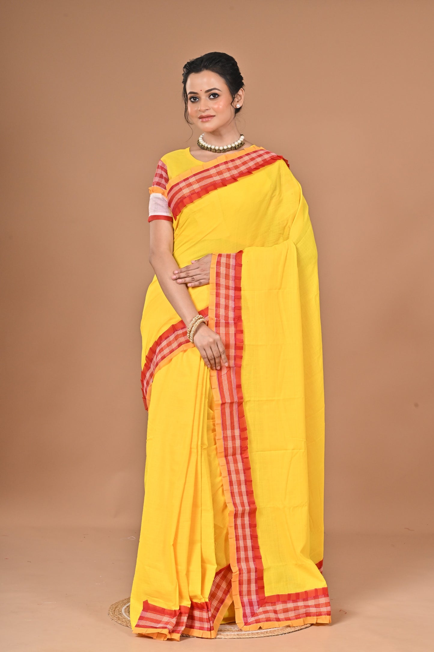 Gaihalud Spacial Gamcha Hand Working Saree With Ready Free Size Blouse ( Yellow )