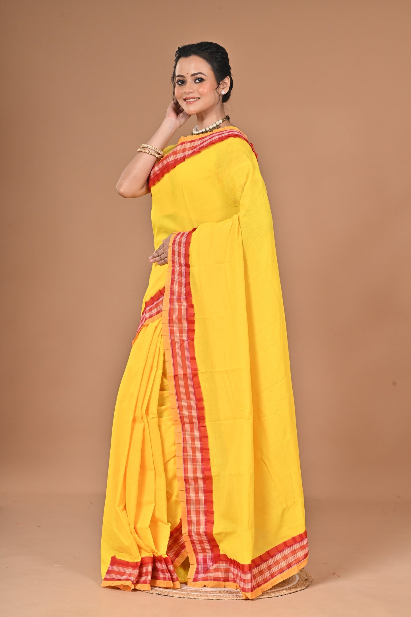 Gaihalud Spacial Gamcha Hand Working Saree With Ready Free Size Blouse ( Yellow )