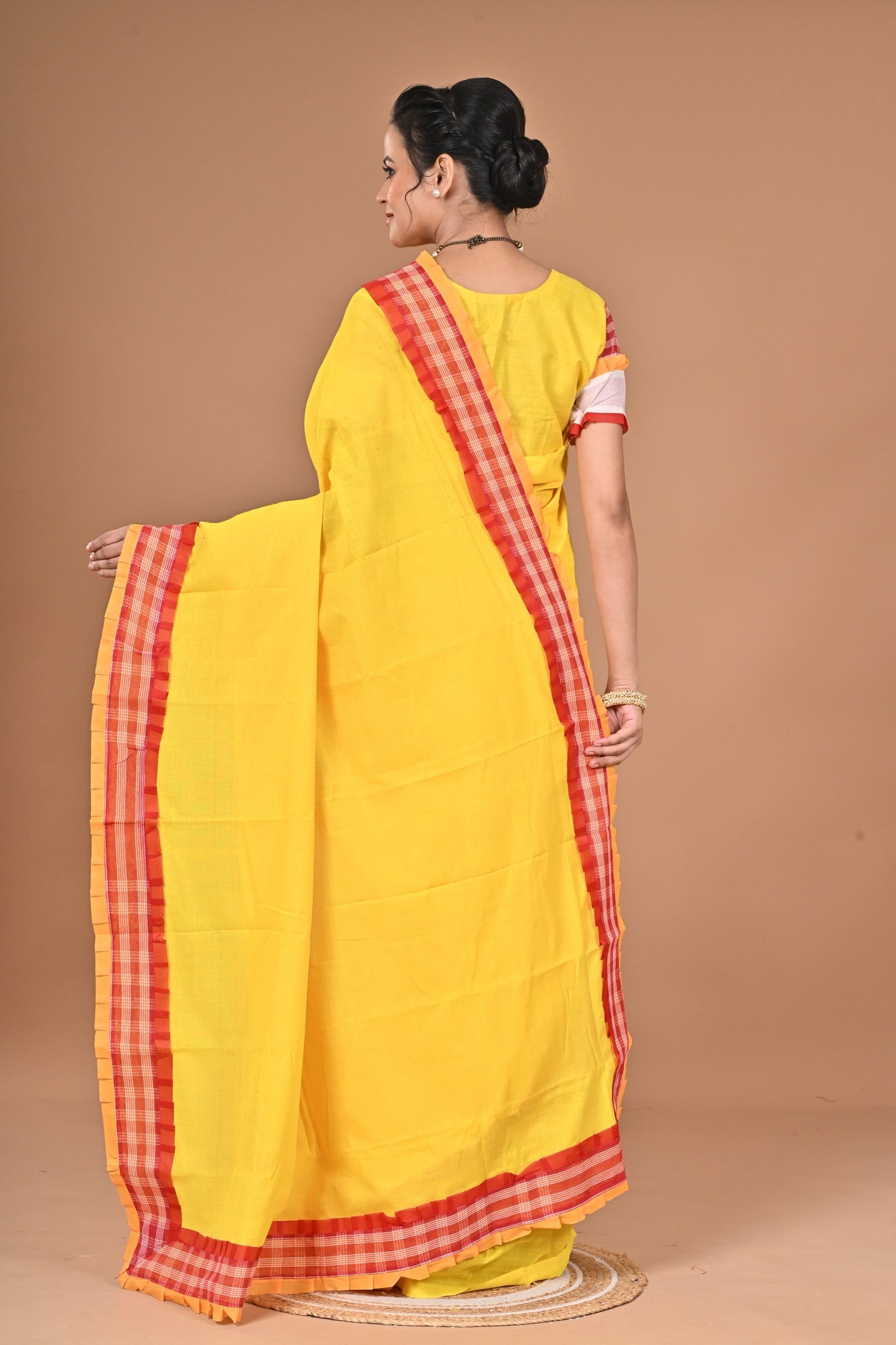 Gaihalud Spacial Gamcha Hand Working Saree With Ready Free Size Blouse ( Yellow )