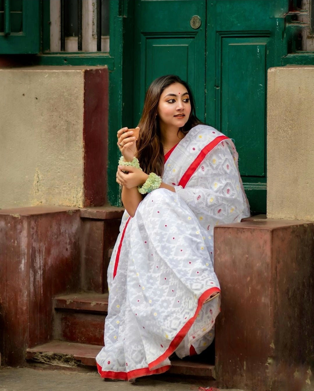 Jamdani Red Border Pom Saree