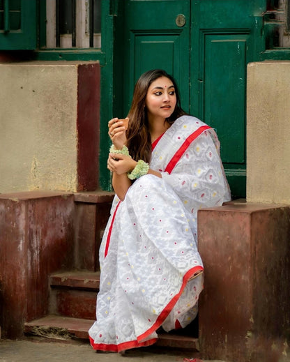 Jamdani Red Border Pom Saree