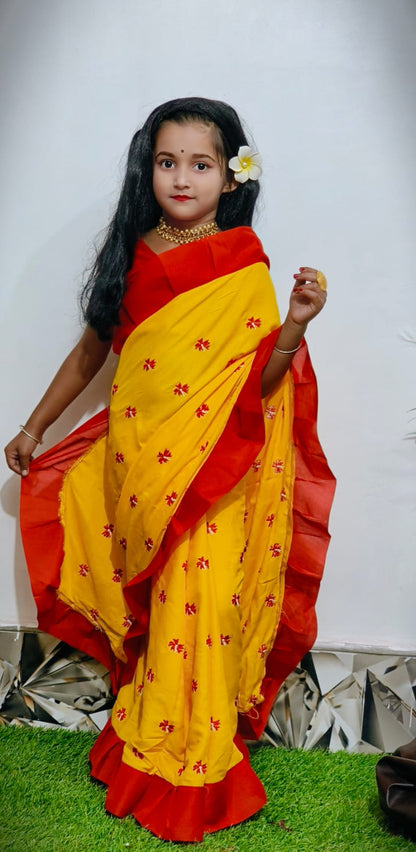 এক্সক্লুসিভ সরস্বতী পূজার স্পেসিয়াল এমব্রয়ডারি কাজের শুলি বাচ্চাদের শাড়ি