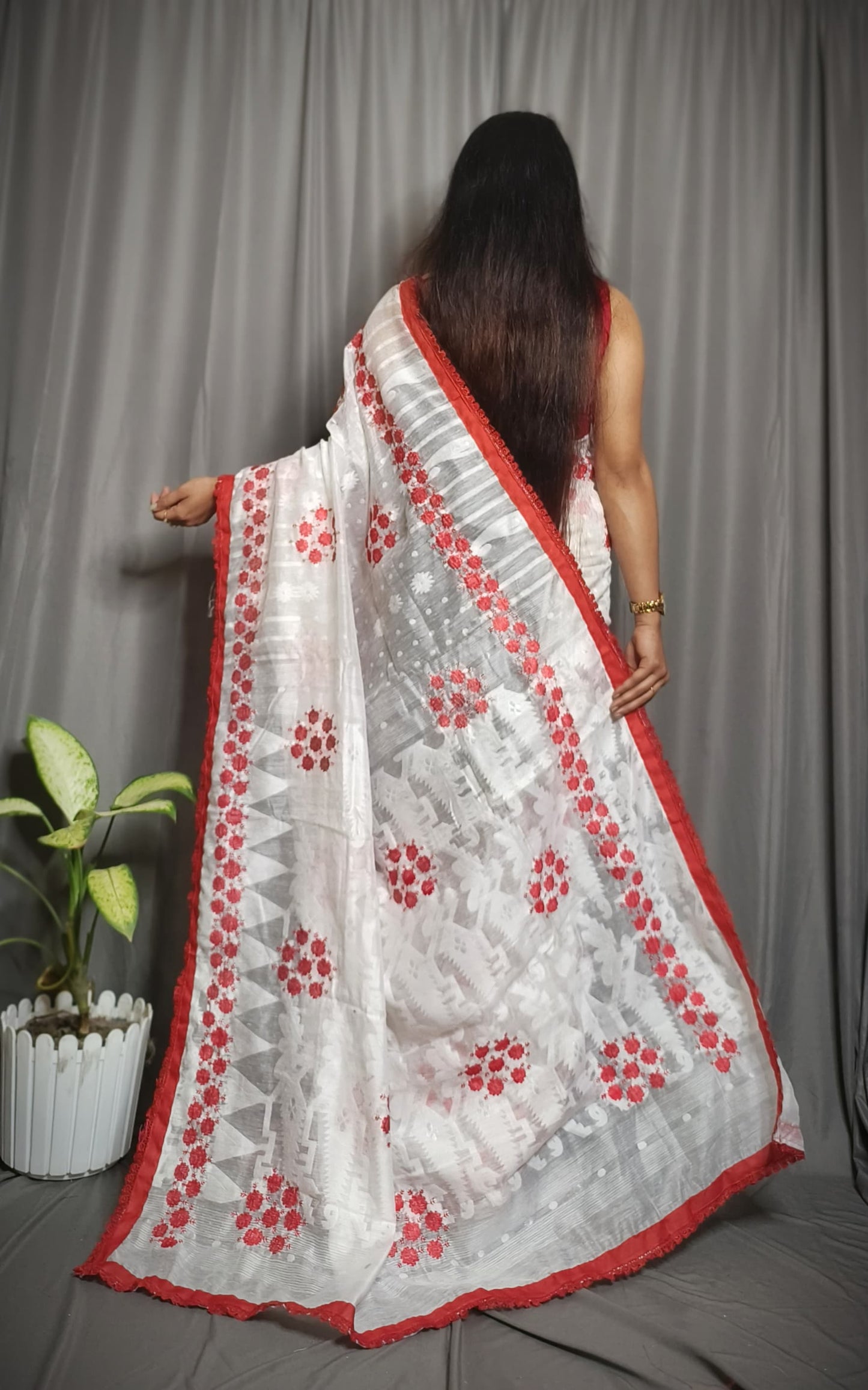 Exclusive Premium Quality Self Dhakai Jamdani with Embroidery Work Design Saree