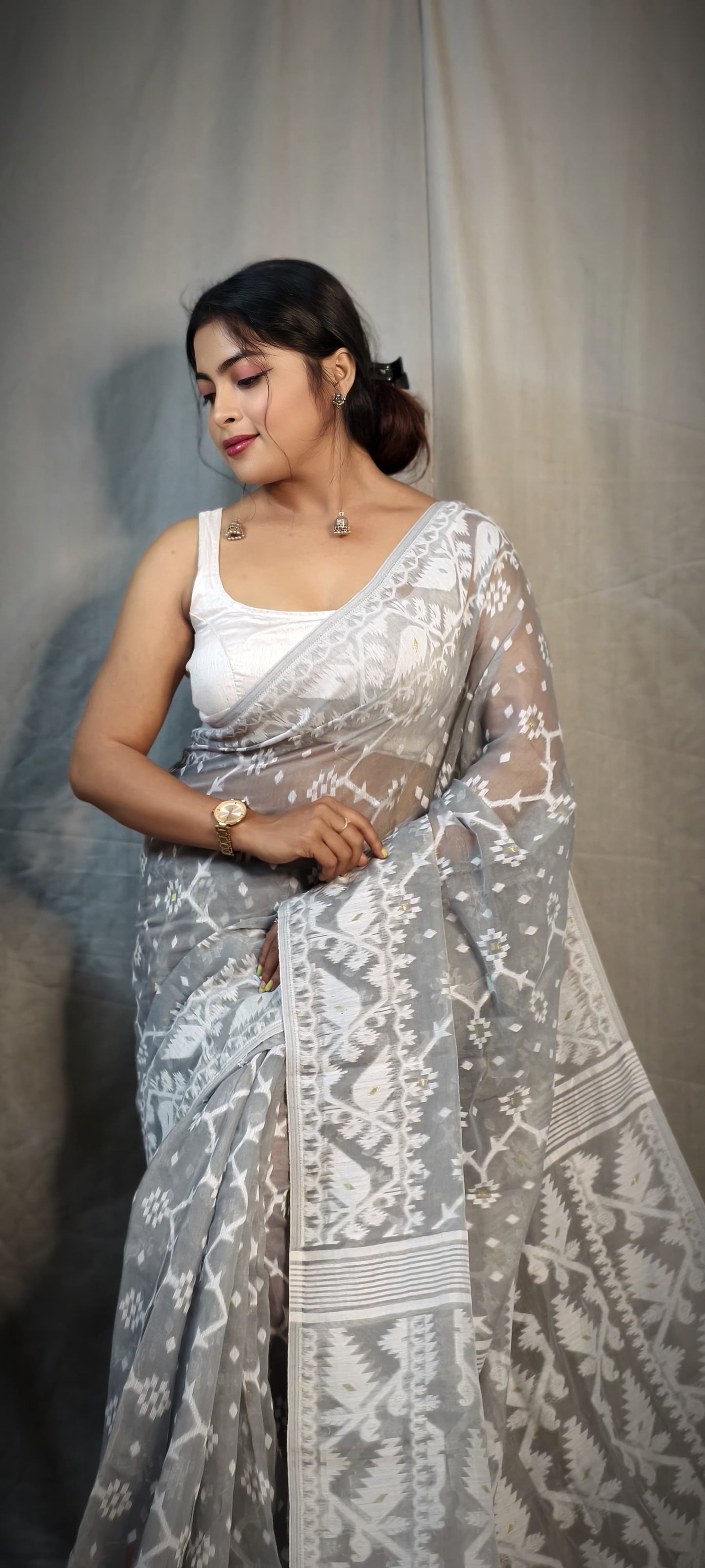 BALIKA TEXTILE Exclusive Korat Dhakai Jamdani Saree – Traditional Cotton Silk Weave – 5.5 M – No Blouse (Grey)