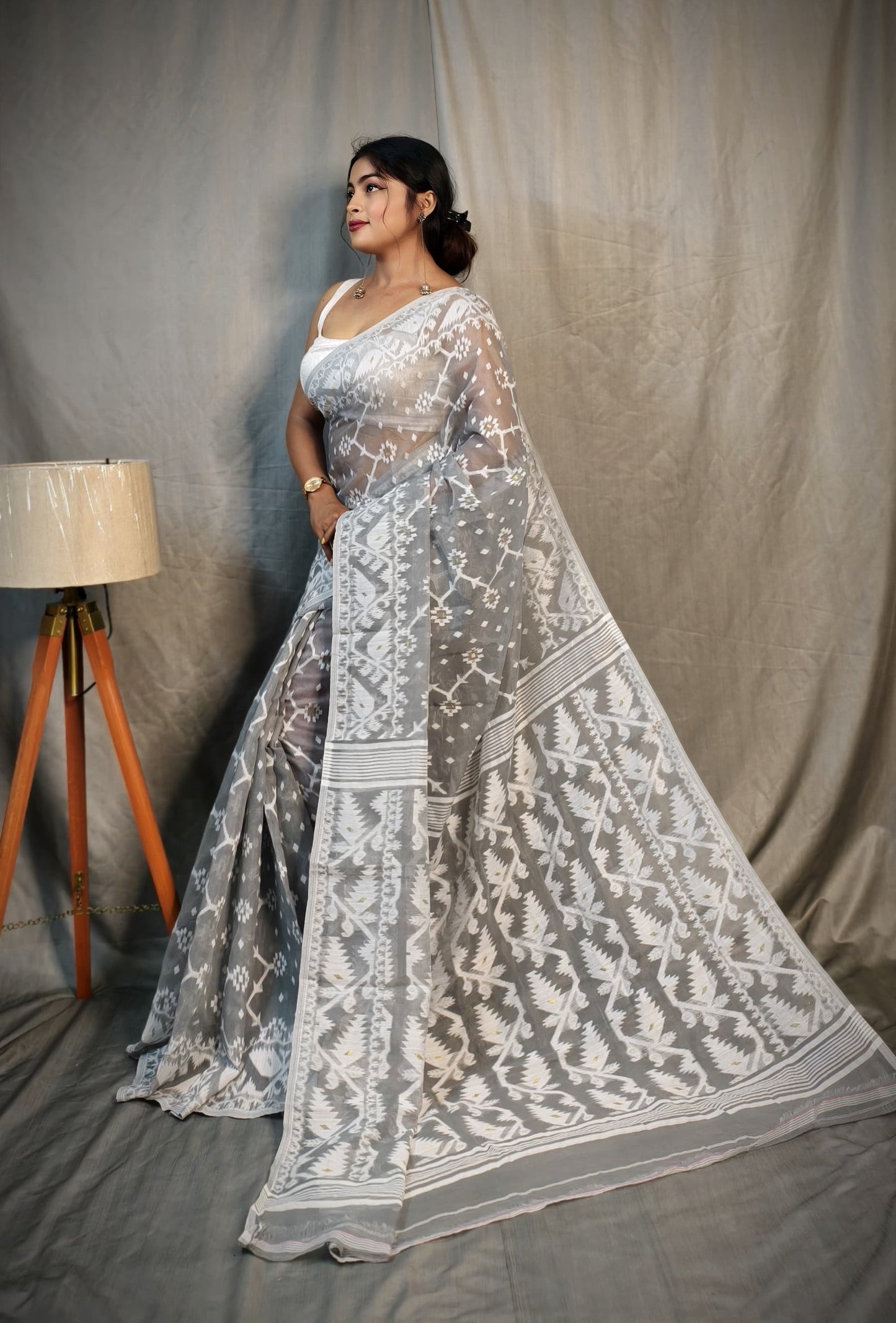 BALIKA TEXTILE Exclusive Korat Dhakai Jamdani Saree – Traditional Cotton Silk Weave – 5.5 M – No Blouse (Grey)