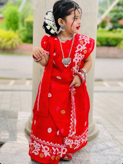 এক্সক্লুসিভ প্রিমিয়াম কোয়ালিটির বাচ্চাদের ঢাকাই জামদানি শাড়ি – হলুদ এবং লাল 