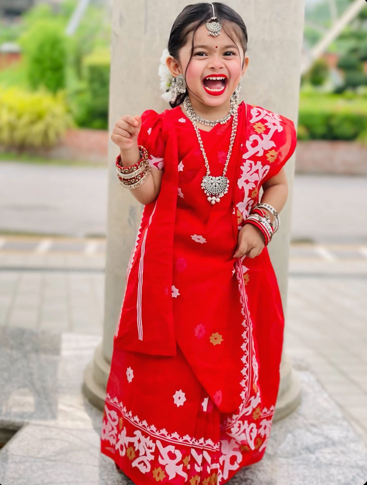 এক্সক্লুসিভ প্রিমিয়াম কোয়ালিটির বাচ্চাদের ঢাকাই জামদানি শাড়ি – হলুদ এবং লাল 