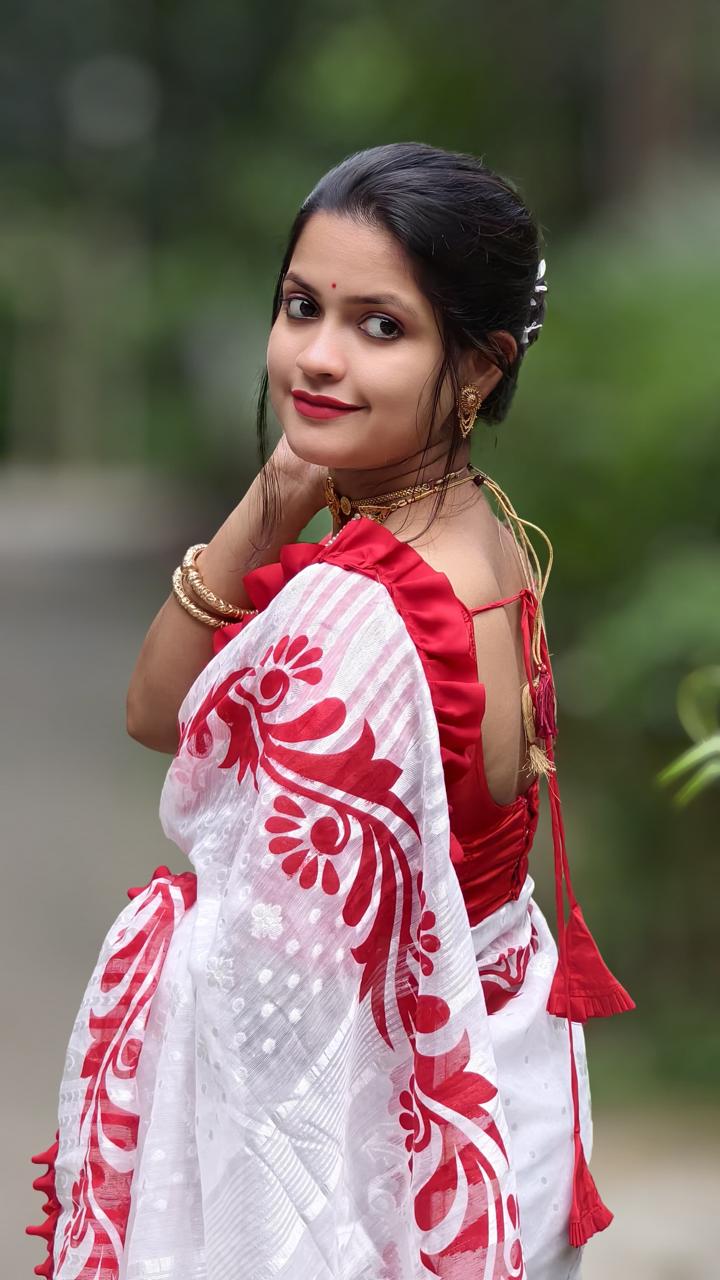 Korat Kolka Print Dhakai Jamdani Saree with Red Ruffle Work No Blouse