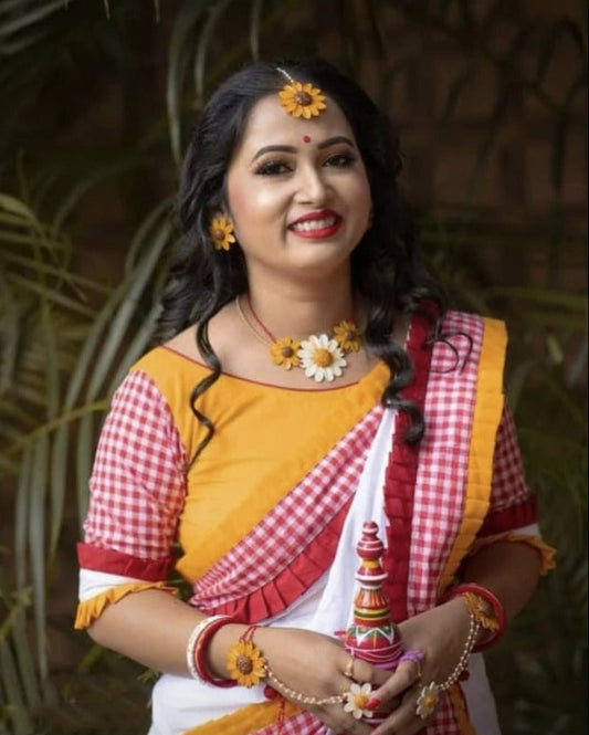 Gaihalud Spacial Gamcha Hand Working Saree With Ready Free Size Blouse ( White )